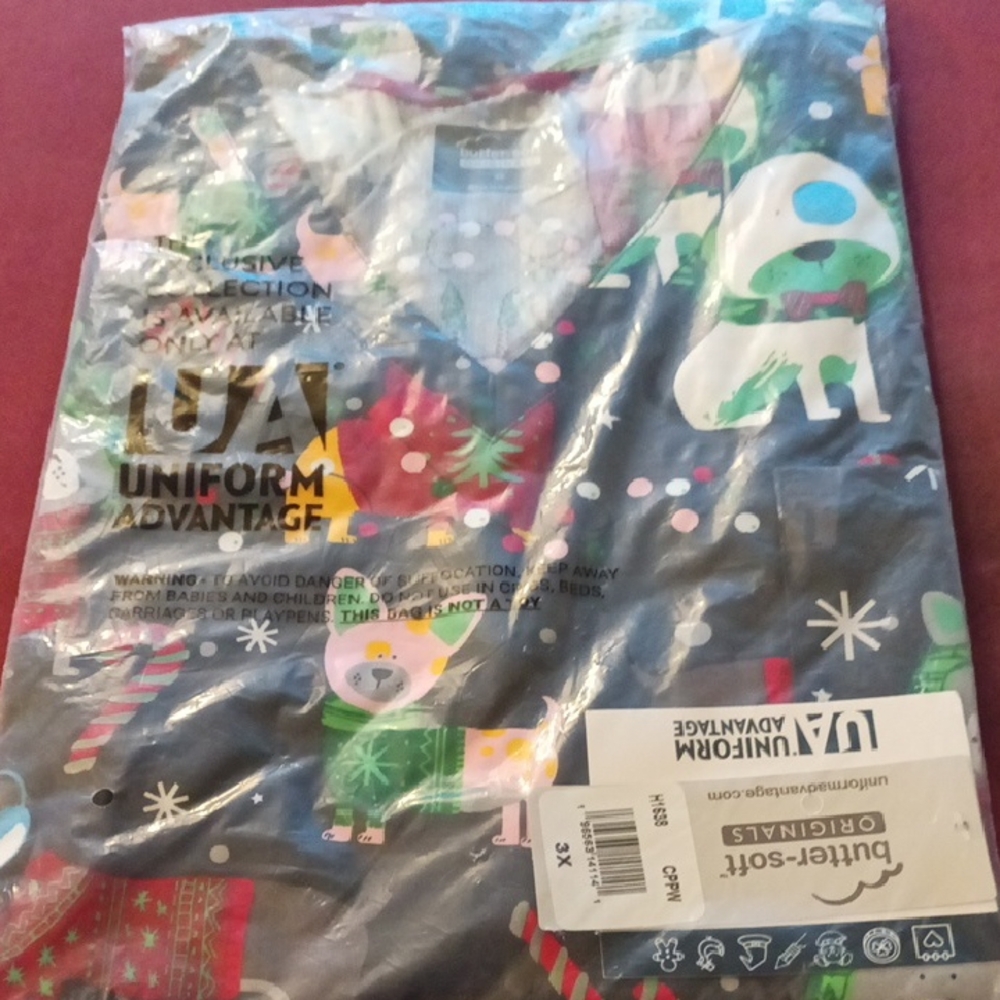 Uniform Advantage Festive Print Scrub Top